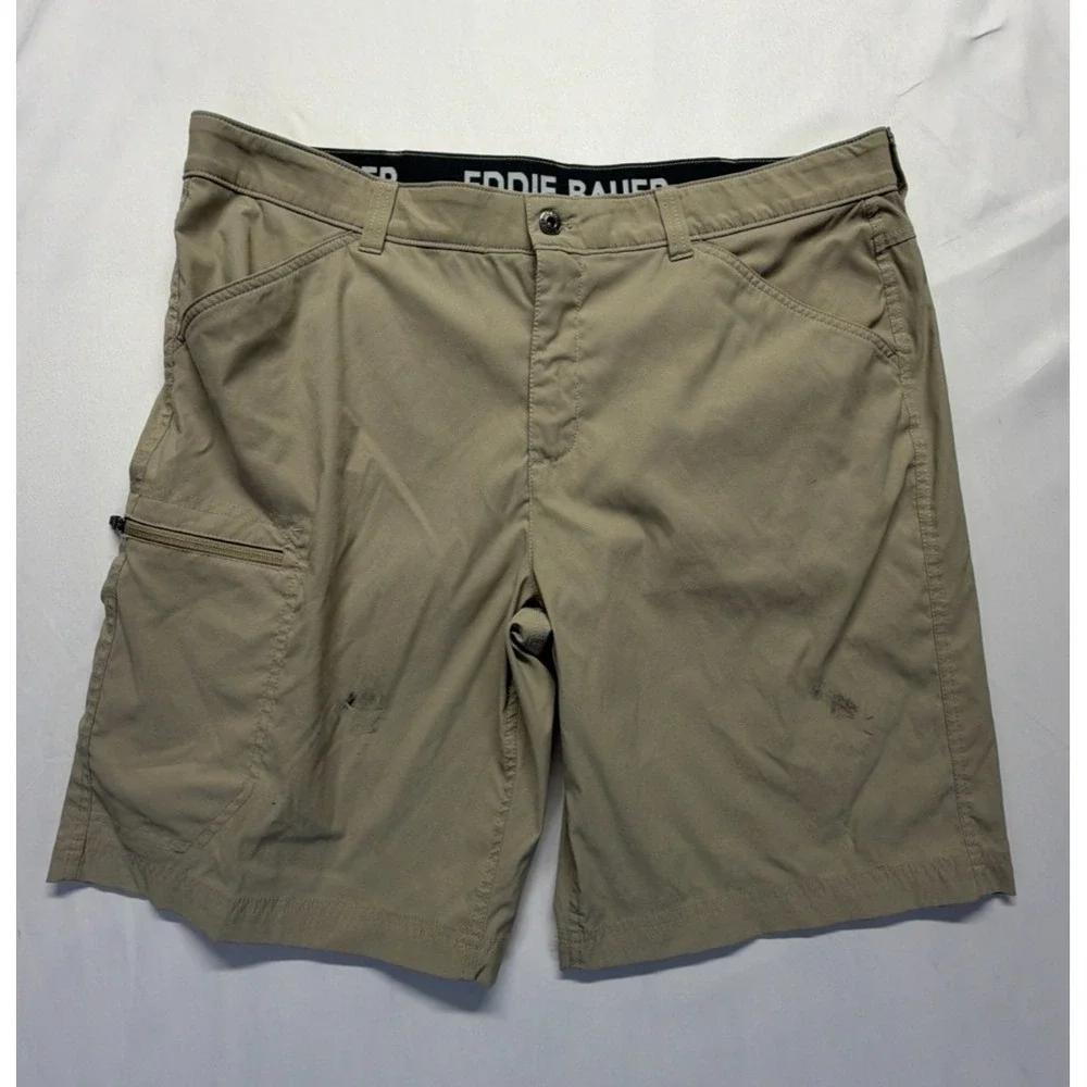 Eddie Bauer Shorts Mens 40 Khaki Cargo‎ Pockets Logo Hiking Outdoor Casual Wear